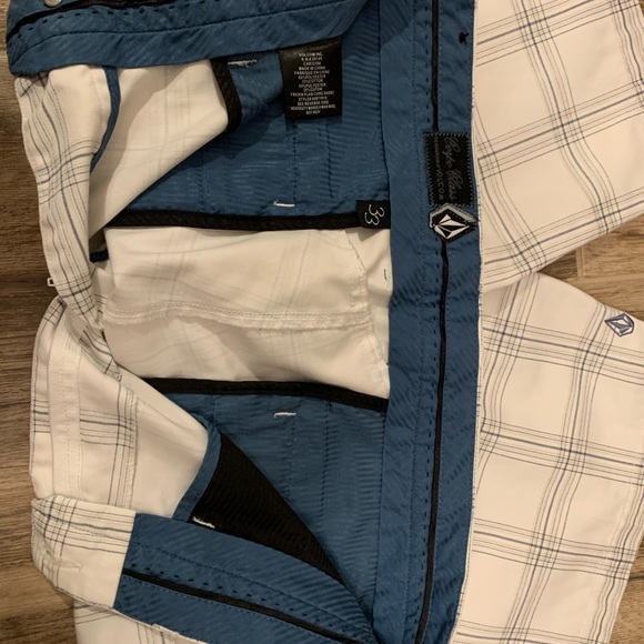 Volcom Corpo Classic Shorts - Picture 5 of 5